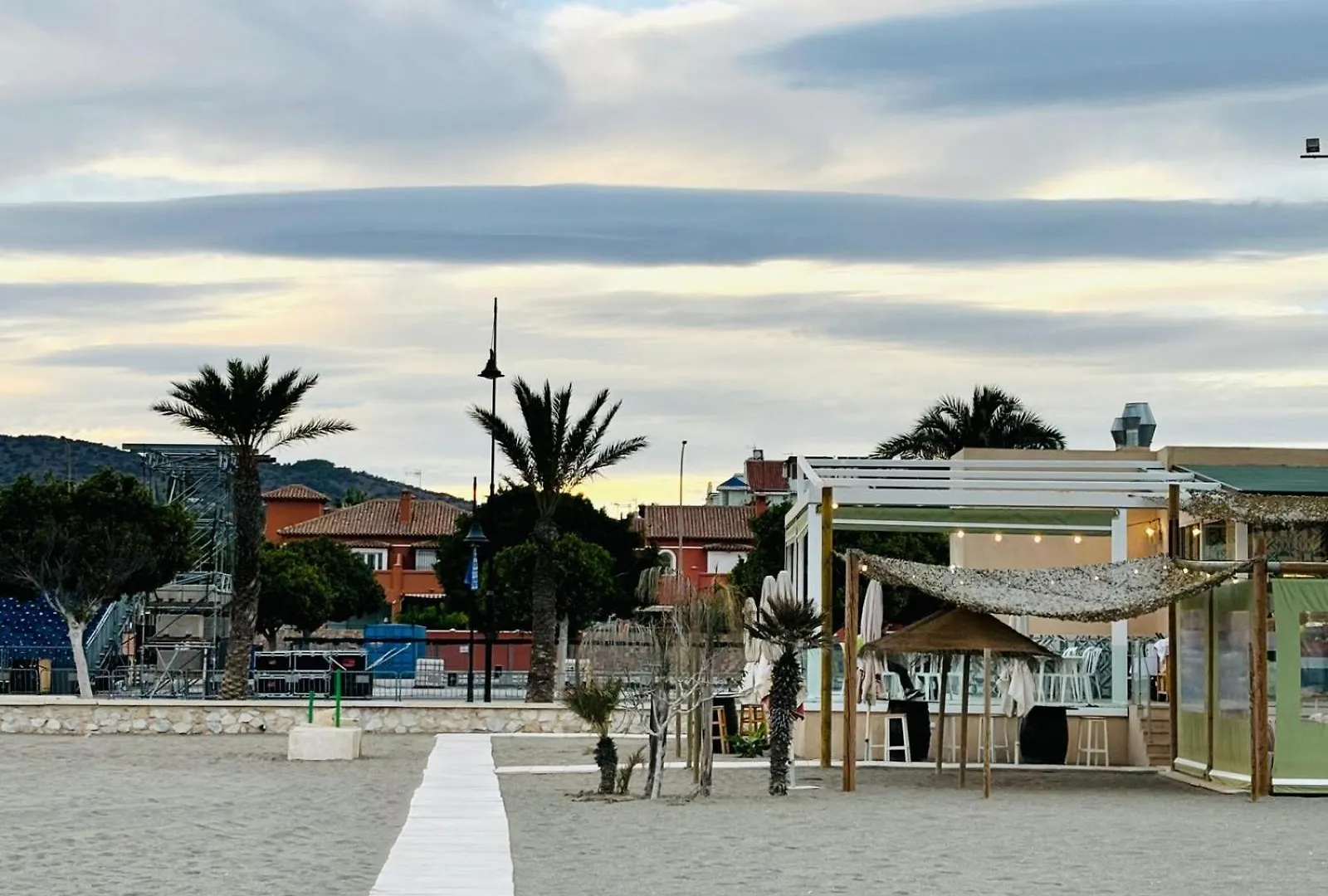 别墅 Chalet Con Piscina Privada En Primera Linea De Playa 托雷莫利诺斯